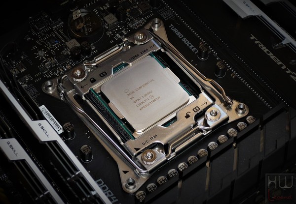 030-intel-core-x-series-i9-7900x-config-prova