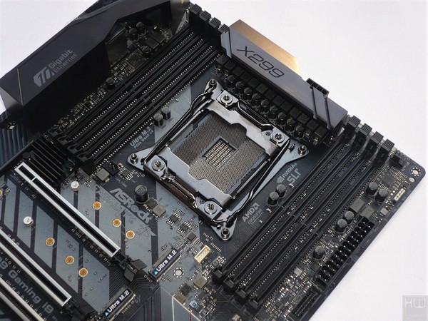 031-asrock-x299-pro-gaming-i9-foto-scheda-zona-socket-large