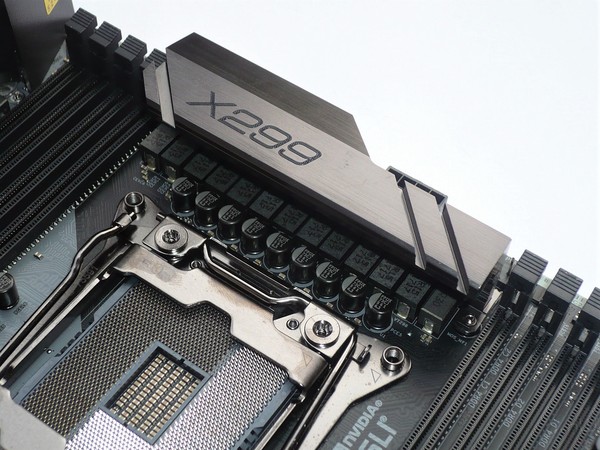 034-asrock-x299-pro-gaming-i9-foto-scheda-zona-socket-circuiteria