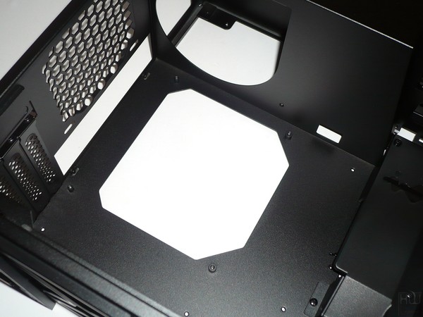 045-inwin-301-foto-case-interno-particolare-foro-retro-mb