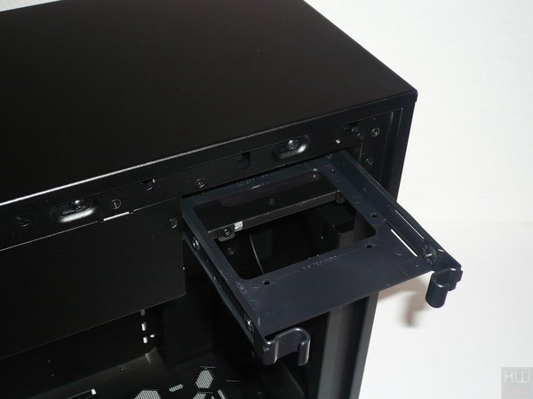 048-inwin-301-foto-case-interno-alloggiamenti-unit-3.5-pollici