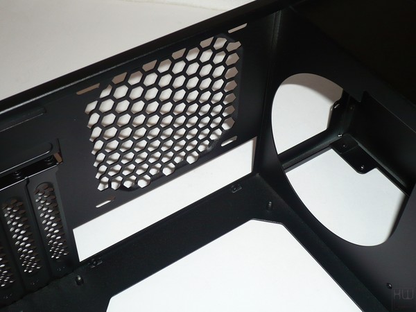 053-inwin-301-foto-case-interno-predisposizione-ventole-parte-posteriore