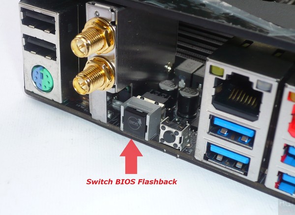 056-asrock-x299-pro-gaming-i9-foto-scheda-particolare-switch-bios-flashback