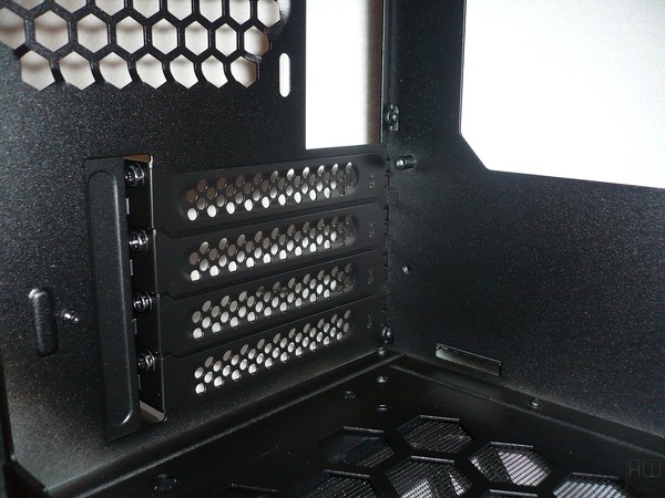 059-inwin-301-foto-case-interno-slot-espansione