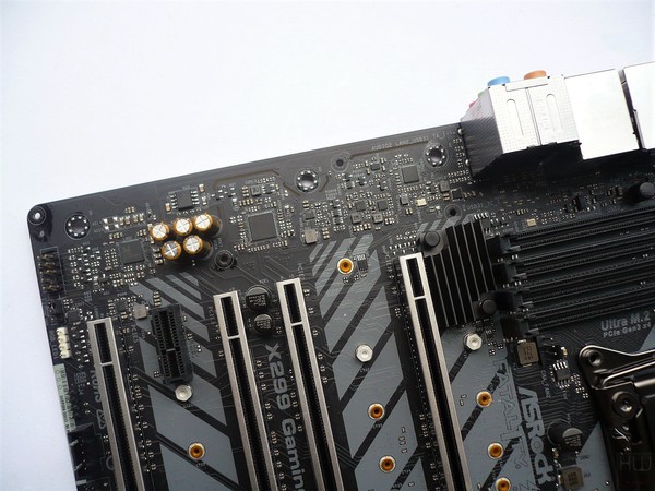 061-asrock-x299-pro-gaming-i9-foto-scheda-particolare-comparto-audio