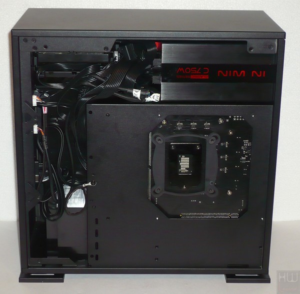 071-inwin-301-foto-case-installazione-componenti-completo-retro