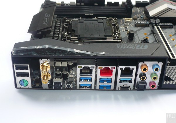 072-asrock-x299-pro-gaming-i9-foto-scheda-pannello-posteriore-IO