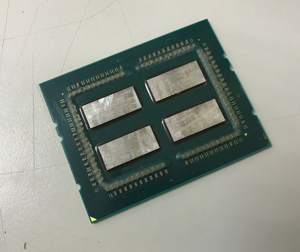 Delidding_CPU_AMD_Ryzen_ThreadRipper_-_3