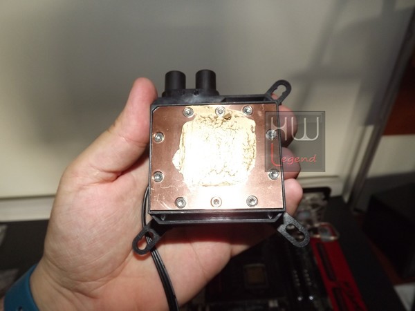 iTek_Taurus_Icered_240_-_Montaggio_e_verifica_della_pasta_termica_-_18