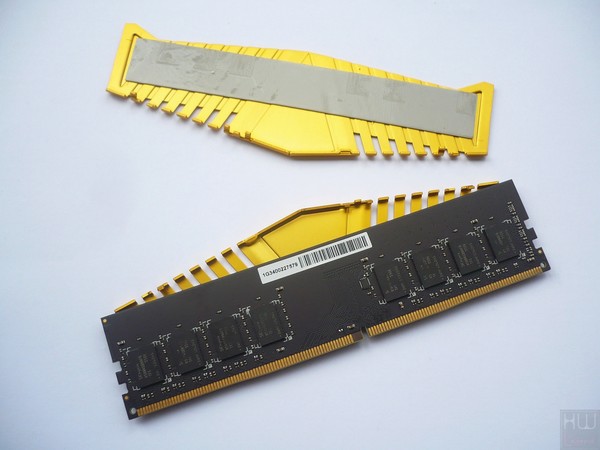 019-adata-xpg-z1-foto-moduli-dissipatore-smontato