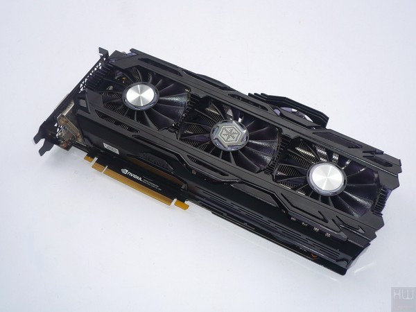 062-inno3d-gtx1080-ti-ichill-foto-scheda-fronte-varie