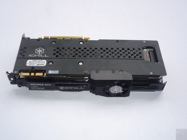 065-inno3d-gtx1080-ti-ichill-foto-scheda-retro-varie