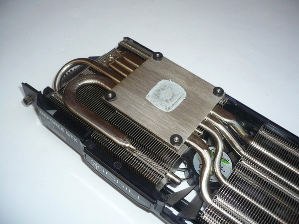 077-inno3d-gtx1080-ti-ichill-foto-scheda-smontaggio-dissipatore