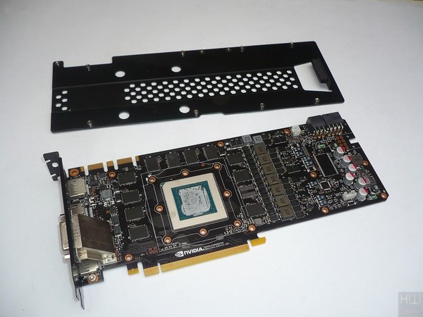 081-inno3d-gtx1080-ti-ichill-foto-scheda-smontaggio