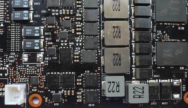 088-inno3d-gtx1080-ti-ichill-foto-scheda-circuiteria-mem-dettaglio
