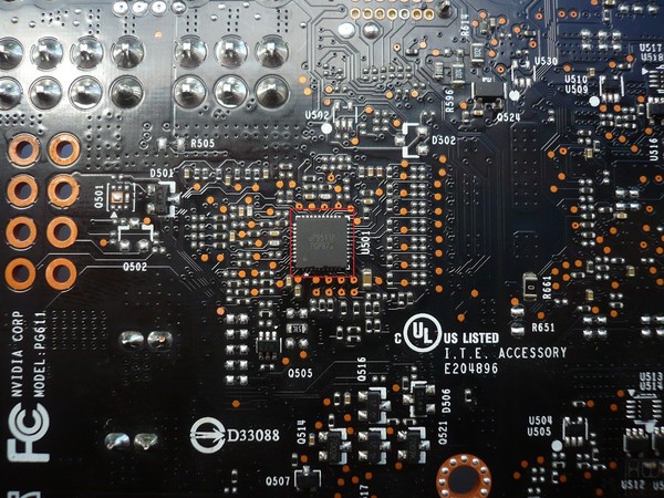 089-inno3d-gtx1080-ti-ichill-foto-scheda-circuiteria-gpu-controller
