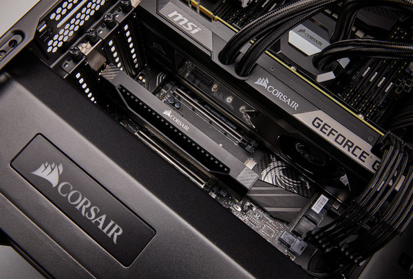 Corsair_Neutron_NX500_-_1