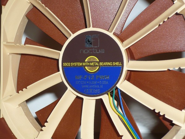 096-noctua-am4-u12s-ventola-dotazione-particolare