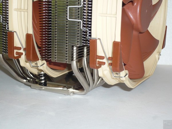 134-noctua-am4-d15-foto-dissipatore-particolare-ventole-parte-bassa