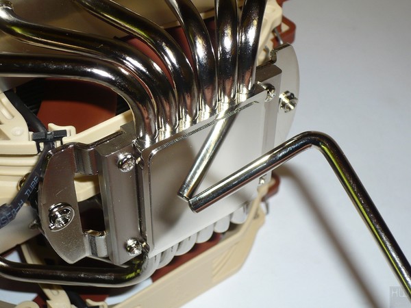 139-noctua-am4-d15-foto-dissipatore-particolare-lappatura-base-contatto