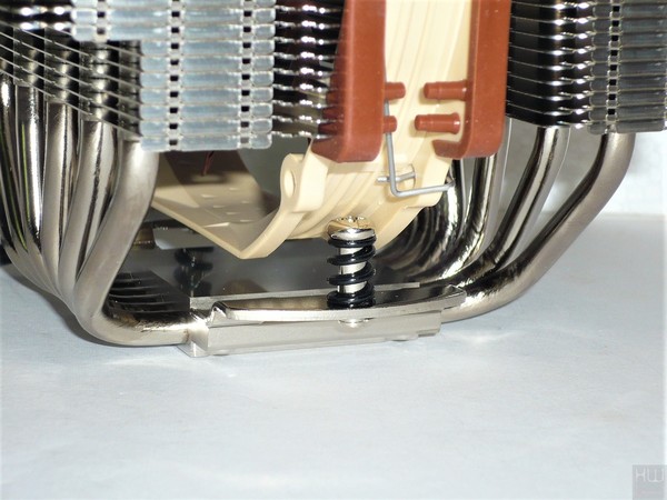 142-noctua-am4-d15-foto-dissipatore-particolare-viti-fissaggio