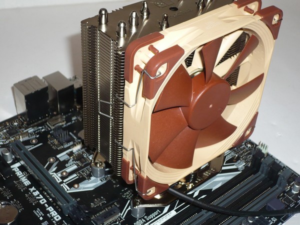 179-noctua-am4-installazione-posizionamento-serraggio-dissipatore-U12S-SE-AM4-installazione-ventola