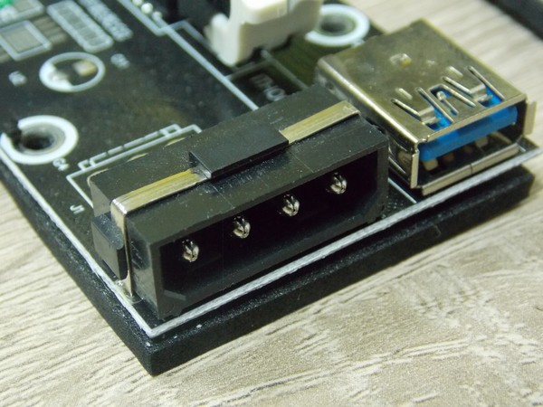 ASRock_H110_PRO_BTC_-_Adattatori_PCIE_nel_settore_Mining_-_3