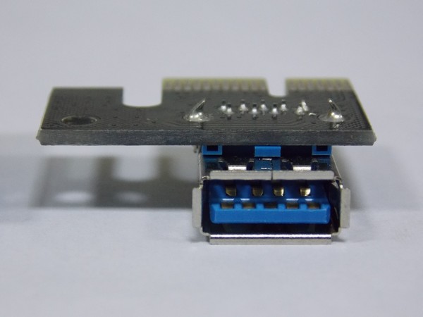 ASRock_H110_PRO_BTC_-_Adattatori_PCIE_nel_settore_Mining_-_9