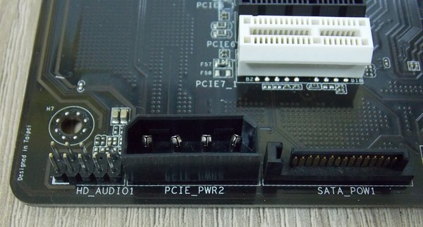 ASRock_H110_Pro_BTC_-_La_scheda_-_8