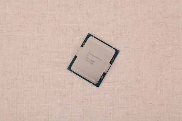 Intel_Core_i3-7360X
