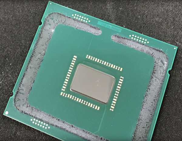 Intel_Core_i3-7360X__-1