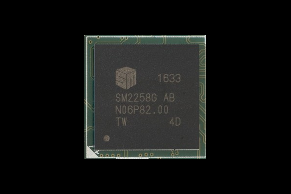 033a-adata-su900-ssd-foto-ssd-pcb-particolare-controller-sm2258g