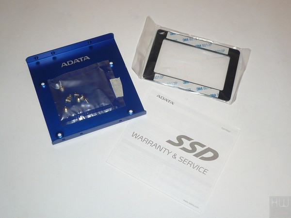 011-adata-su900-ssd-foto-confezione-interno-dotazione