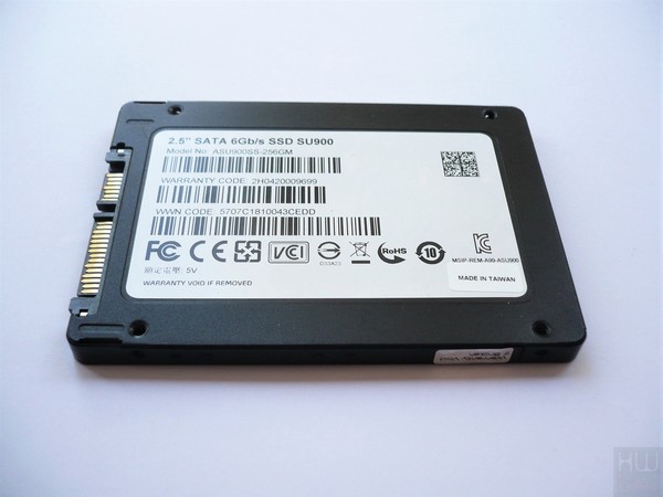 028-adata-su900-ssd-foto-ssd-retro-varie