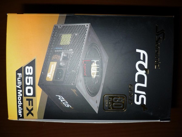 Seasonic_FOCUS_Plus_850_Gold_-_Confezione_e_Bundle_-_1