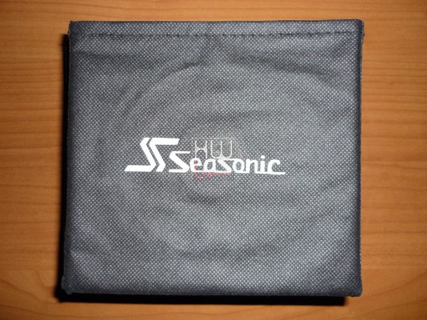 Seasonic_FOCUS_Plus_850_Gold_-_Confezione_e_Bundle_-_8