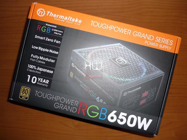 Thermaltake_Toughpower_Grand_RGB_650W_-_Confezione_e_Bundle