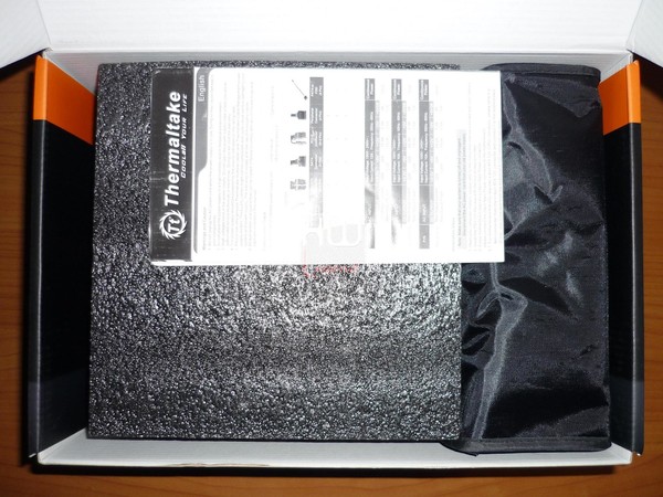 Thermaltake_Toughpower_Grand_RGB_650W_-_Confezione_e_Bundle_-_5