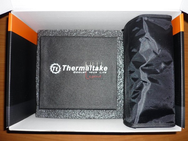 Thermaltake_Toughpower_Grand_RGB_650W_-_Confezione_e_Bundle_-_6