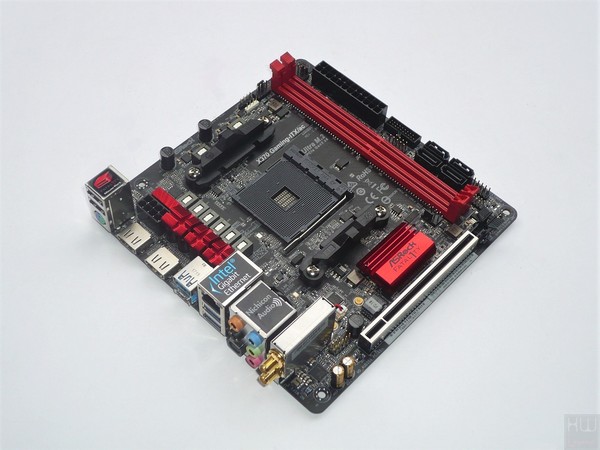 031-asrock-x370-fatal1ty-itx-gaming-foto-scheda-varie