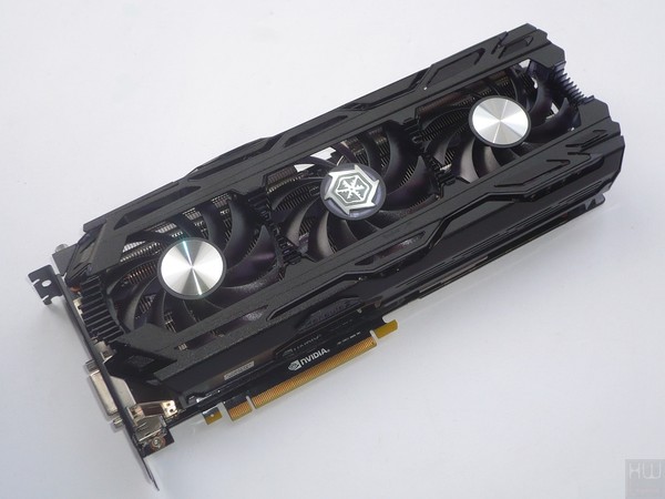 061-inno3d-gtx1070-ti-ichill-foto-scheda-fronte-varie