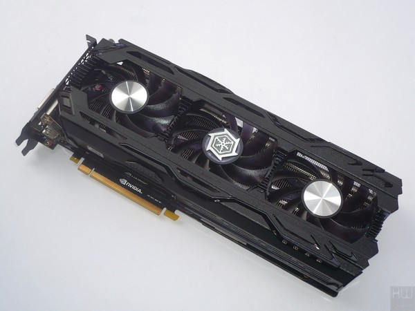 062-inno3d-gtx1070-ti-ichill-foto-scheda-fronte-varie