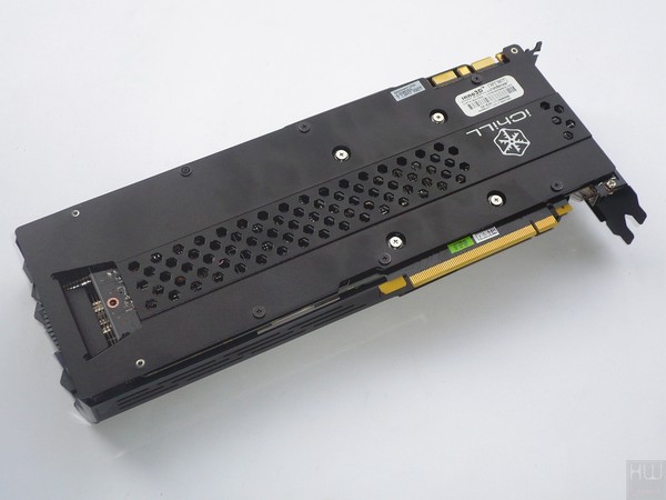 066-inno3d-gtx1070-ti-ichill-foto-scheda-retro-varie