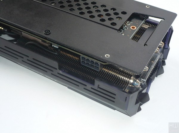 068-inno3d-gtx1070-ti-ichill-foto-scheda-conn-supp-8pin