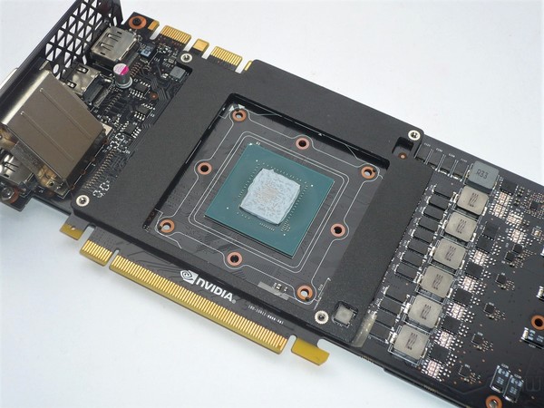 082-inno3d-gtx1070-ti-ichill-foto-scheda-smontaggio