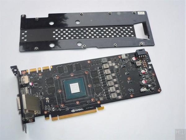 083-inno3d-gtx1070-ti-ichill-foto-scheda-smontaggio