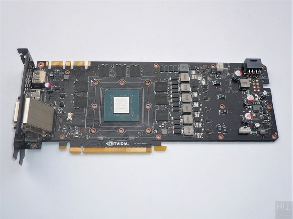 084-inno3d-gtx1070-ti-ichill-foto-scheda-smontaggio-pcb-fronte