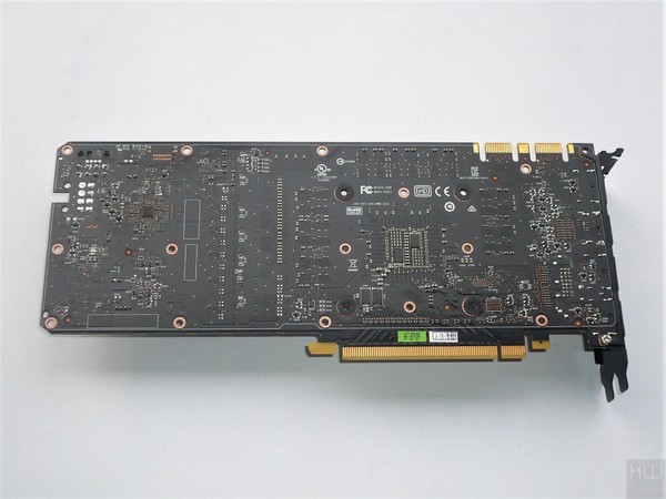 085-inno3d-gtx1070-ti-ichill-foto-scheda-smontaggio-pcb-retro