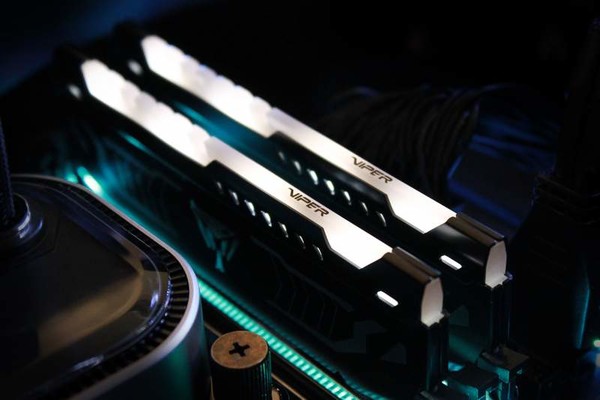 Patriot_Viper_LED