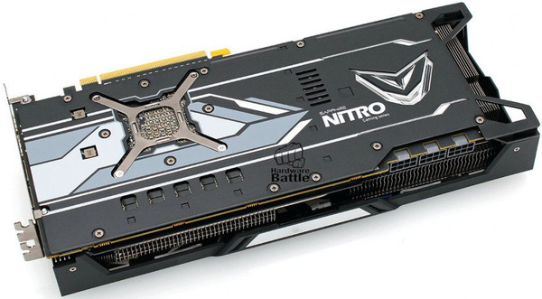Sapphire_Radeon_RX_Vega_64_NITRO_-_2